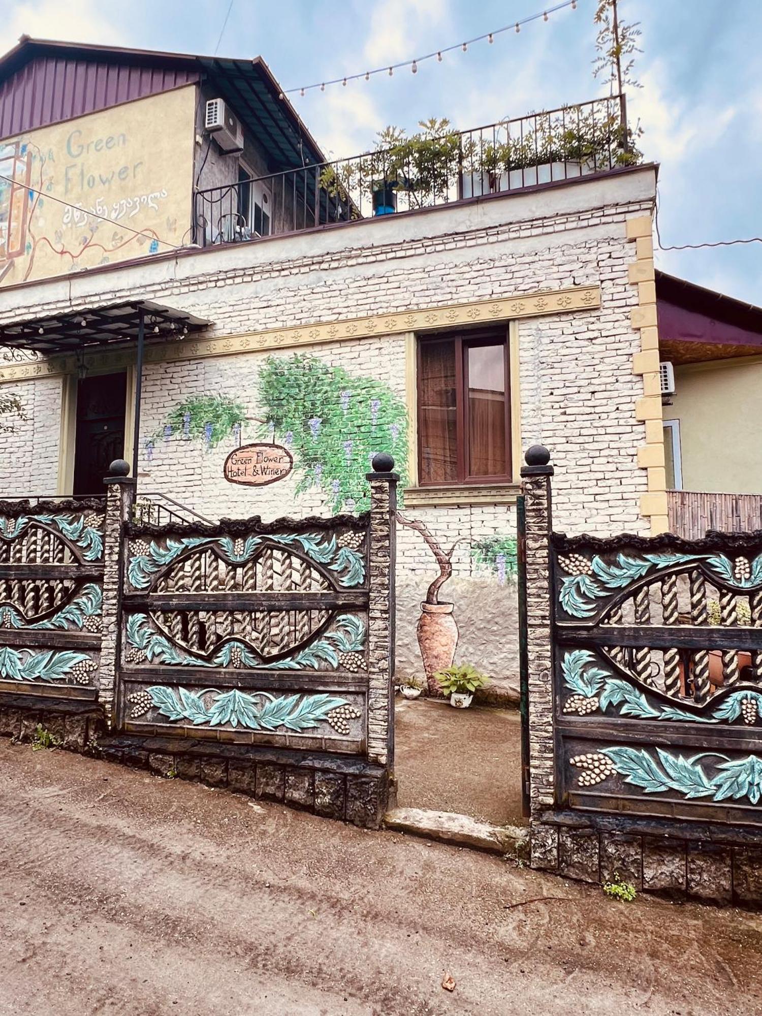 Green Flower Hotel Kʼutʼaisi Exterior foto